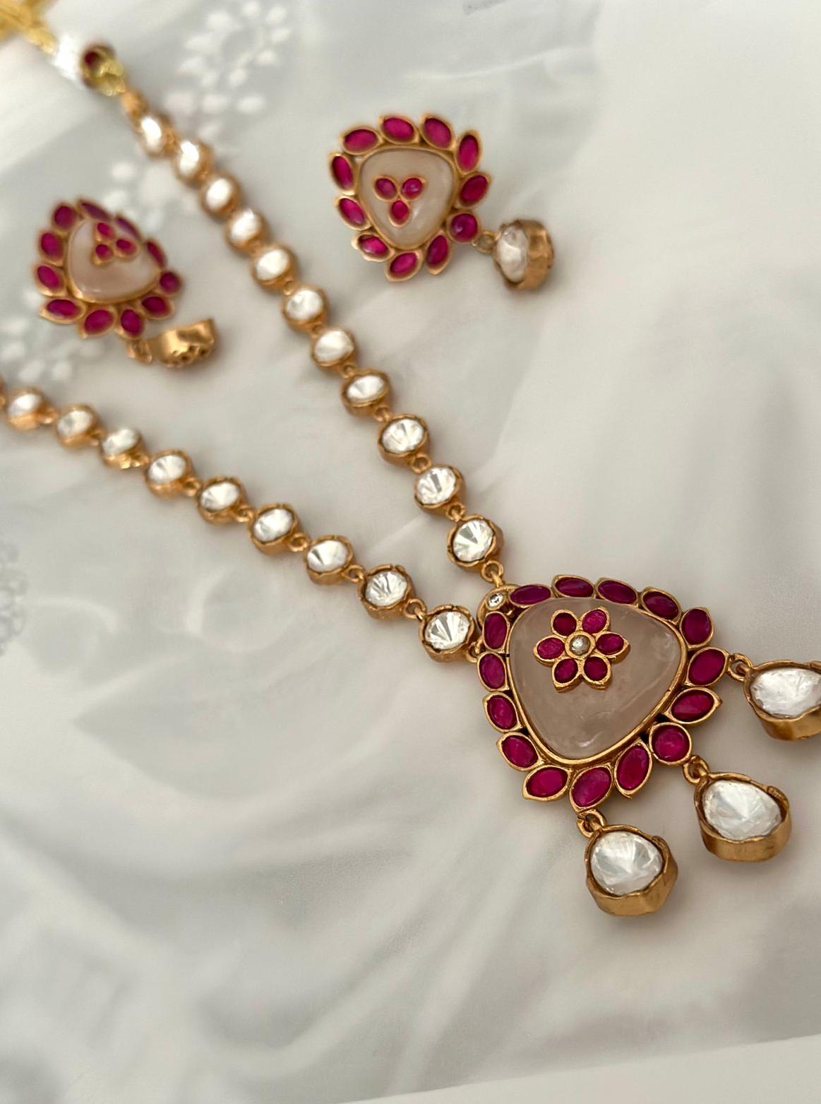 Gold plated faux polki necklace set