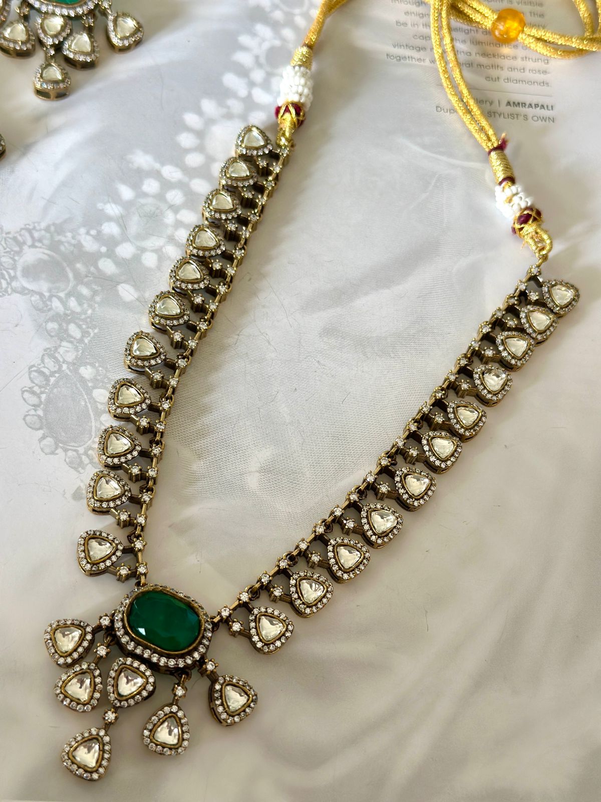 Antique look emerald green necklace set