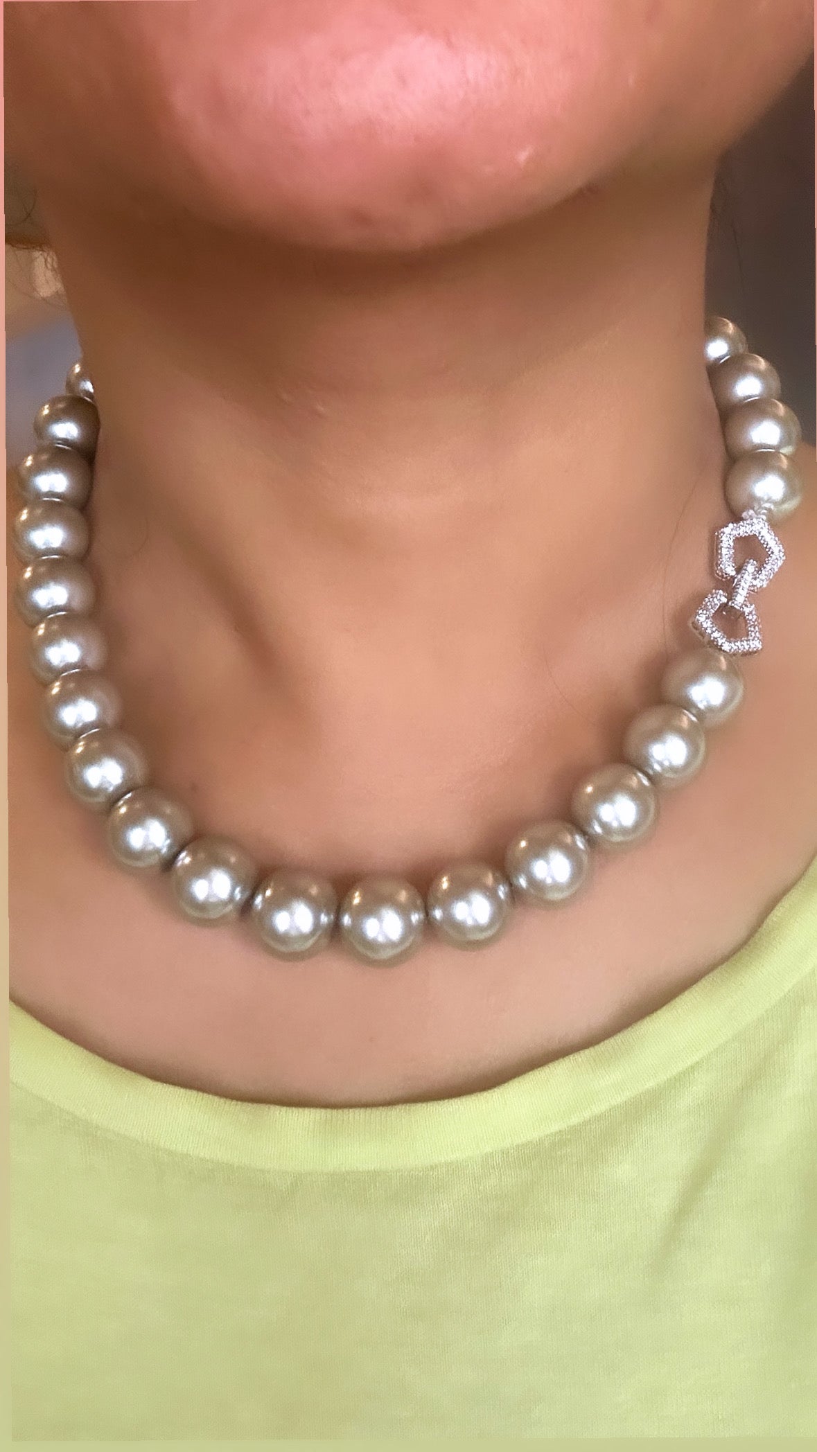 Pearl necklace with cz lock