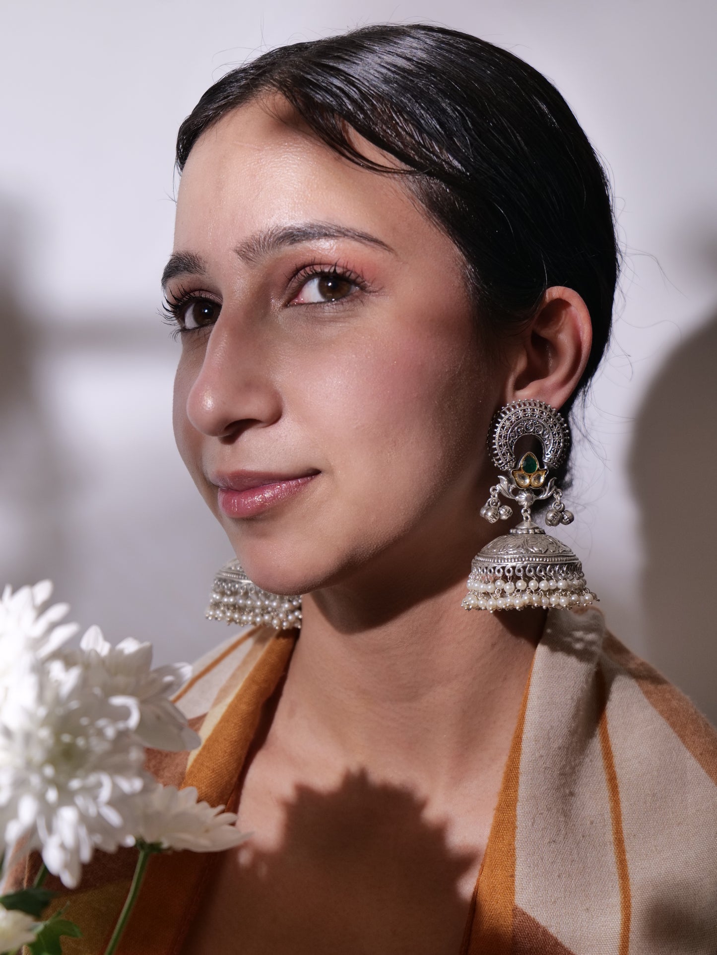 Silver jhumkis with kundan