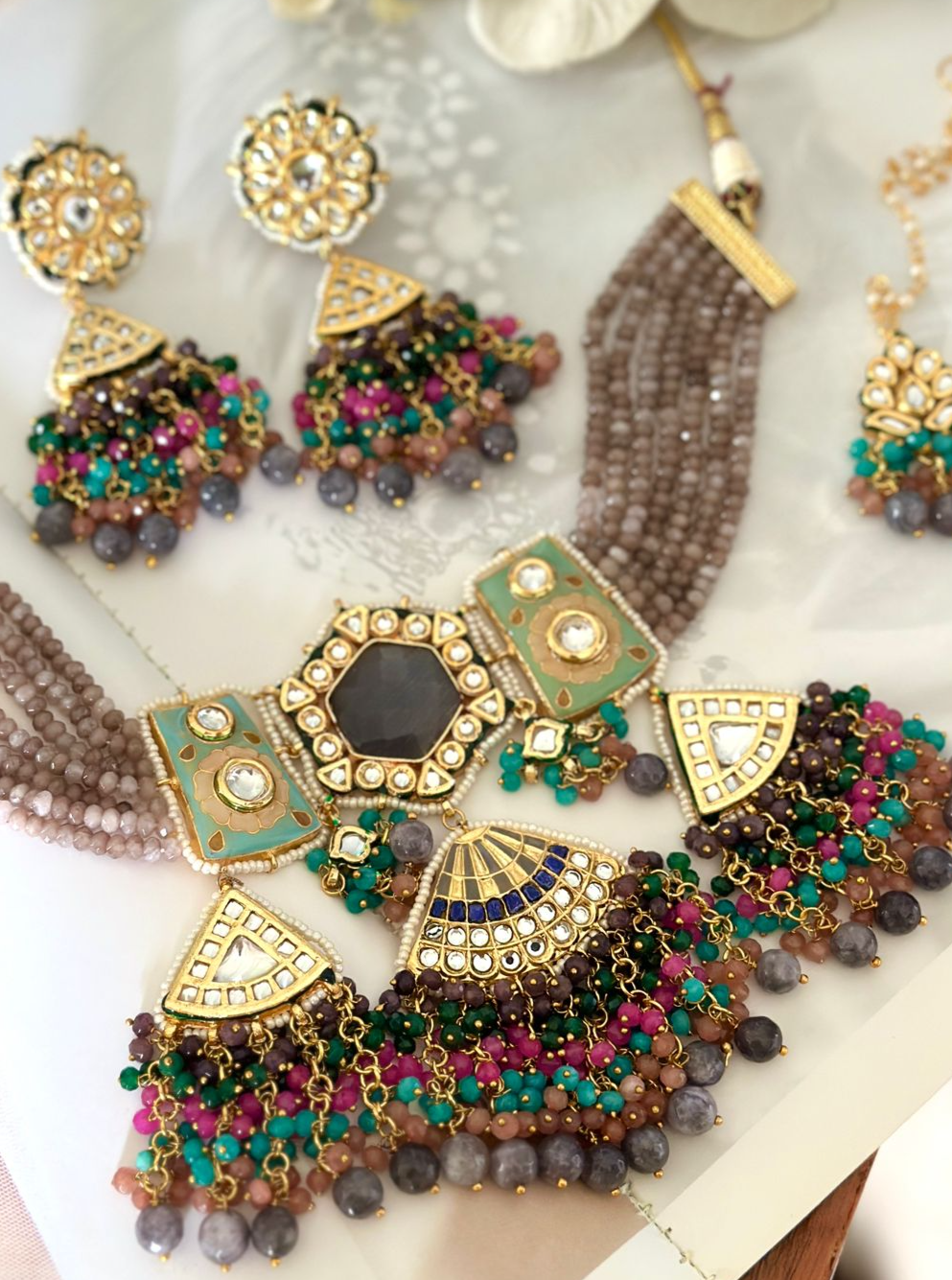 Heavy look kundan meena choker set